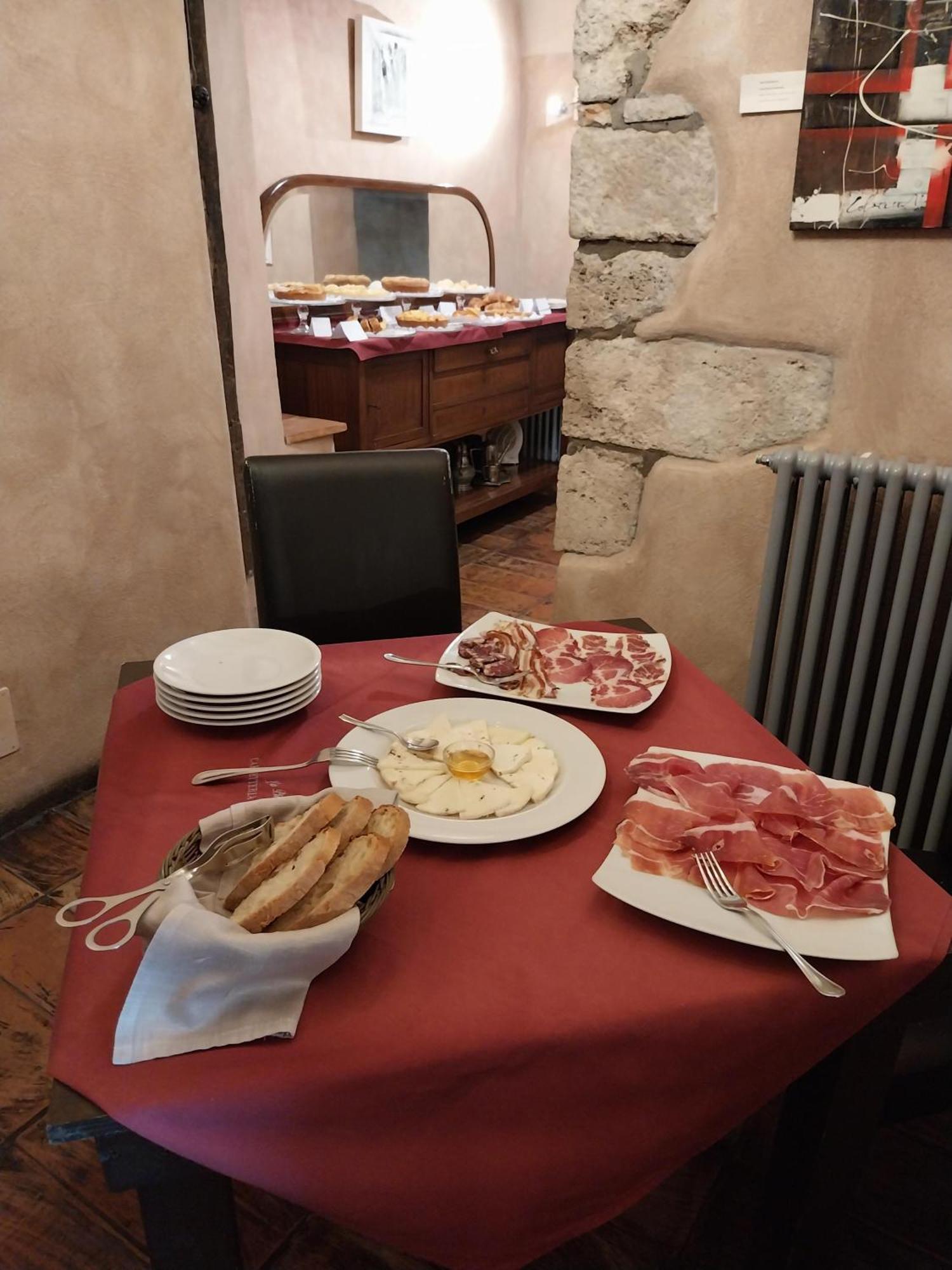 Affittacamere La Piazzetta Anagni Buitenkant foto